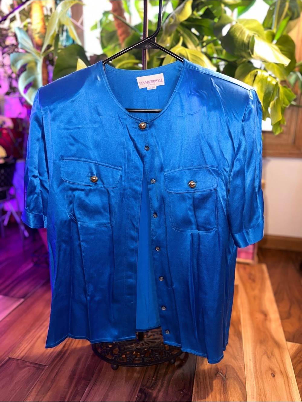 VTG LIKE NEW 100% Silk Royal Blue Short-Sleeve Button-Up Shirt
